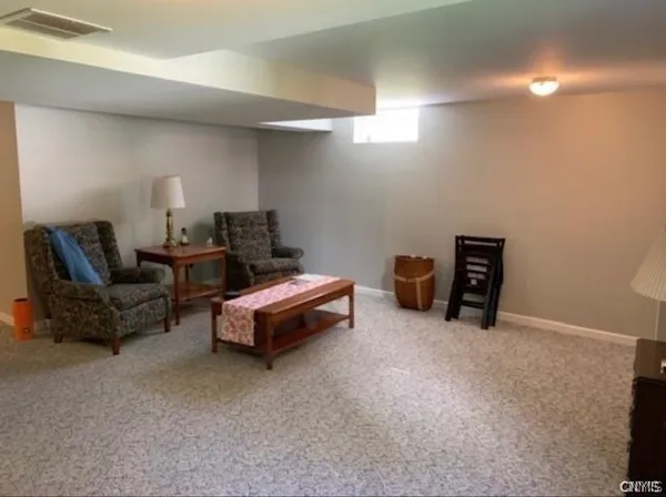 $2,200 | 904 Crawford Avenue, Syracuse, NY 13224