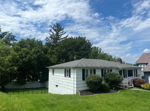 $2,200 | 904 Crawford Avenue, Syracuse, NY 13224