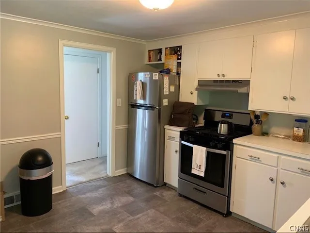 $2,200 | 904 Crawford Avenue, Syracuse, NY 13224