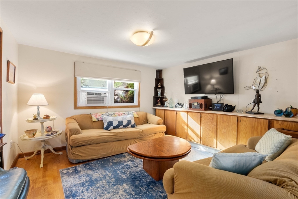 25 Crooked River Road Wareham, MA 02571 - Photo 4 of 30
