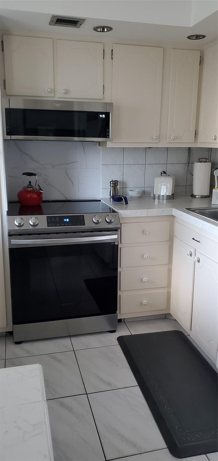 2671 South Course Drive, Unit 108 Pompano Beach, FL 33069 - Photo 18 of 29 Photo 19