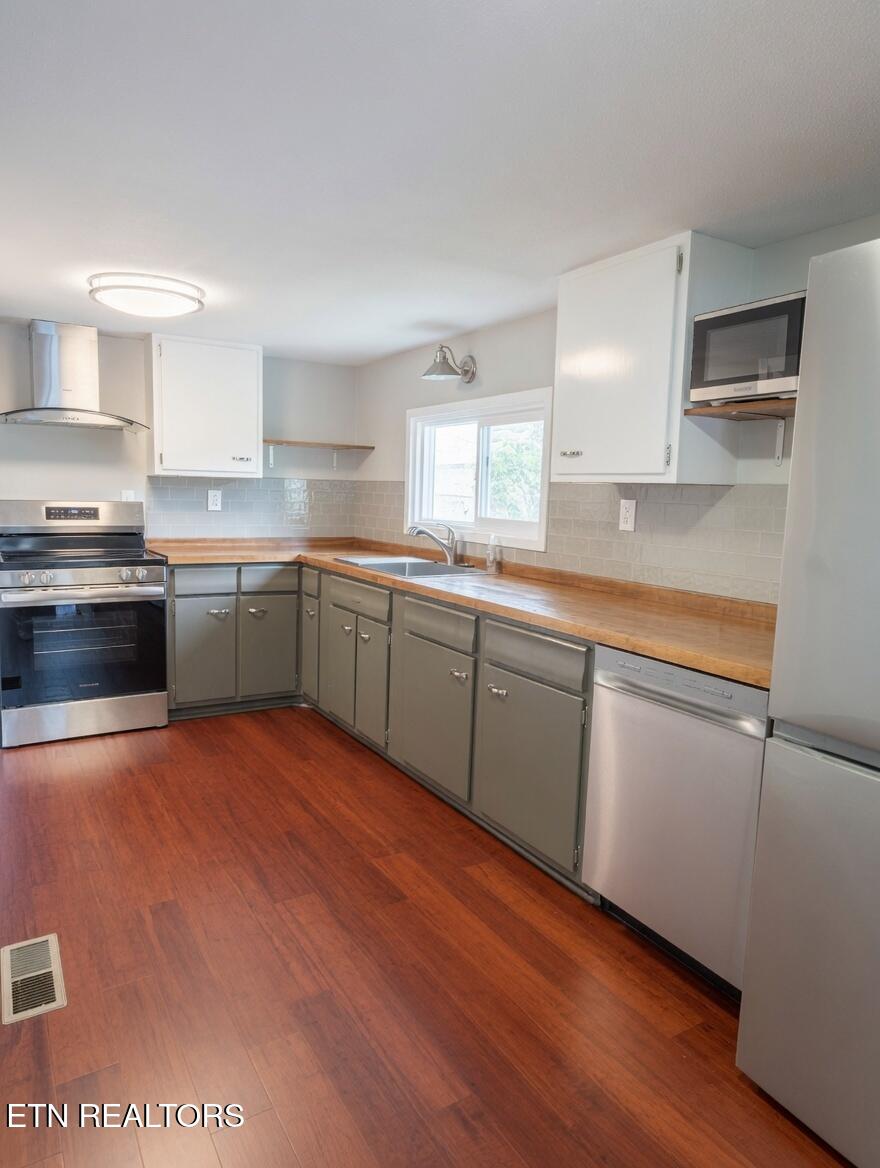 606 West Outer Drive Oak Ridge, TN 37830 - Photo 19 of 32 Kitchen