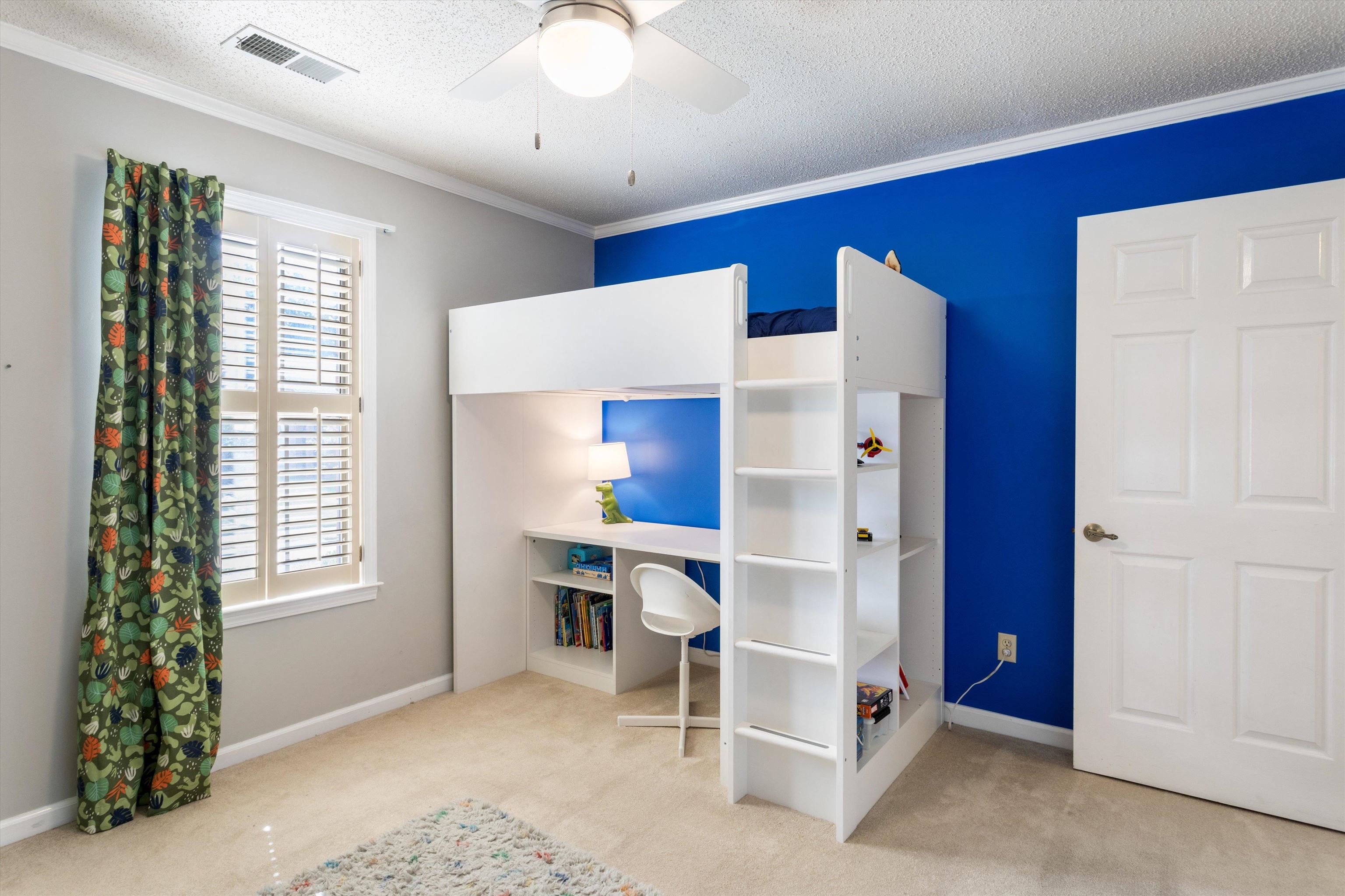 6614 Stephan Ridge Cove Bartlett, TN 38135 - Photo 15 of 26 a view of an empty room with window and cabinet