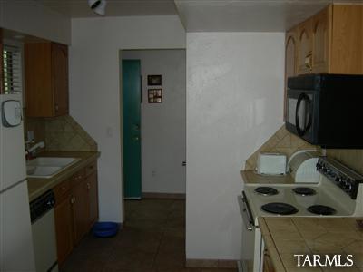 7533 North Oldfather Road Tucson, AZ 85741 - Photo 5 of 9