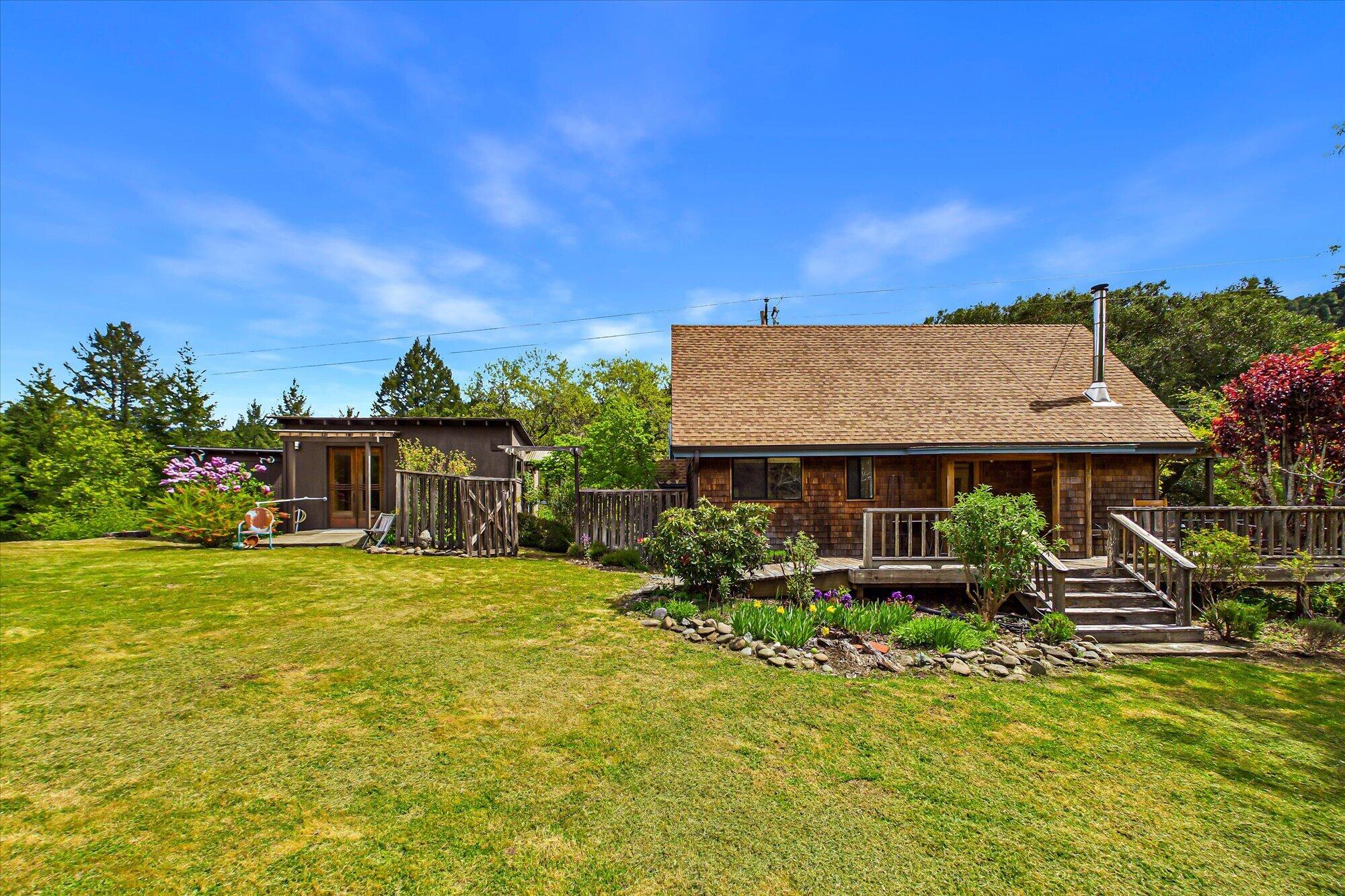 303 Hungry Gulch Road Whitethorn, CA 95589 - Photo 6 of 58