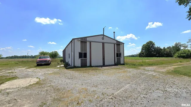 $899,000 | 1807 East Main Street, Marion, IL 62959