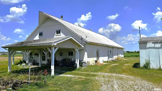 $899,000 | 1807 East Main Street, Marion, IL 62959