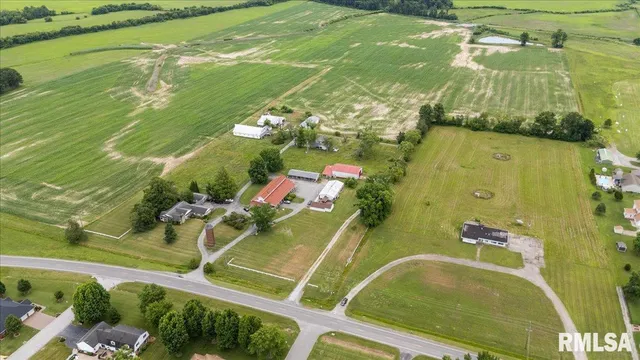 $899,000 | 1807 East Main Street, Marion, IL 62959