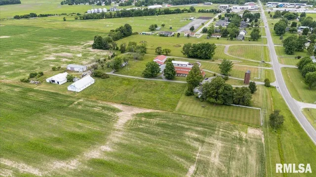 $899,000 | 1807 East Main Street, Marion, IL 62959