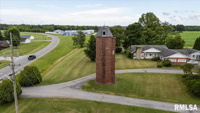 $899,000 | 1807 East Main Street, Marion, IL 62959