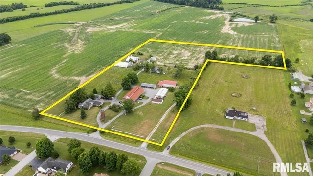 $899,000 | 1807 East Main Street, Marion, IL 62959