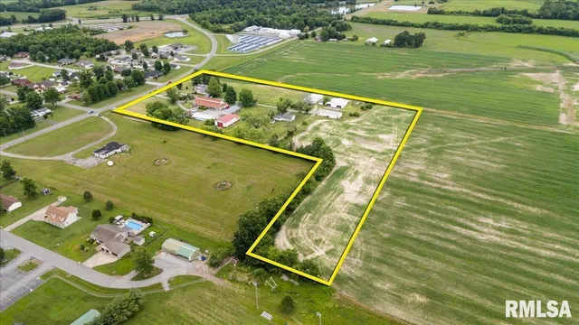 $899,000 | 1807 East Main Street, Marion, IL 62959