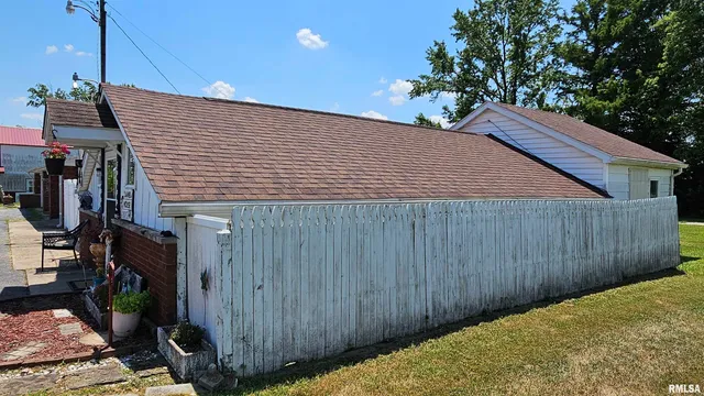 $899,000 | 1807 East Main Street, Marion, IL 62959