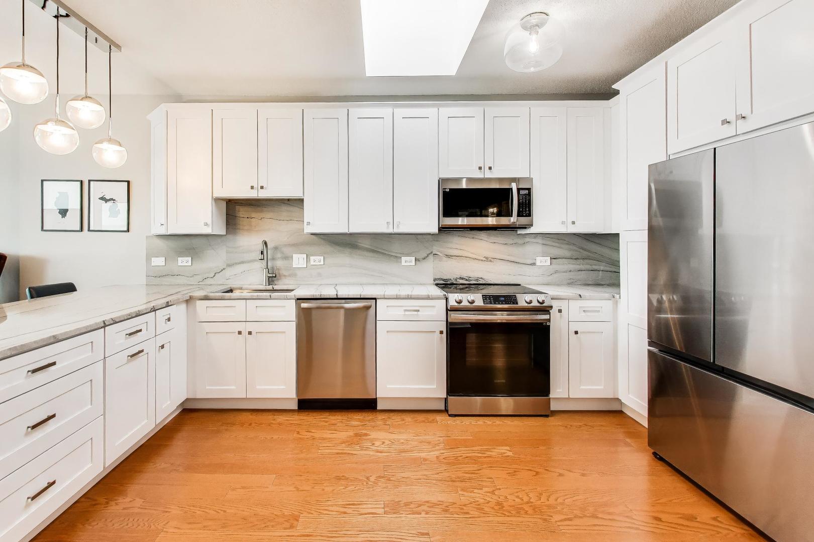 800 Elgin Road, Unit PH17 Evanston, IL 60201 - Photo 7 of 35
