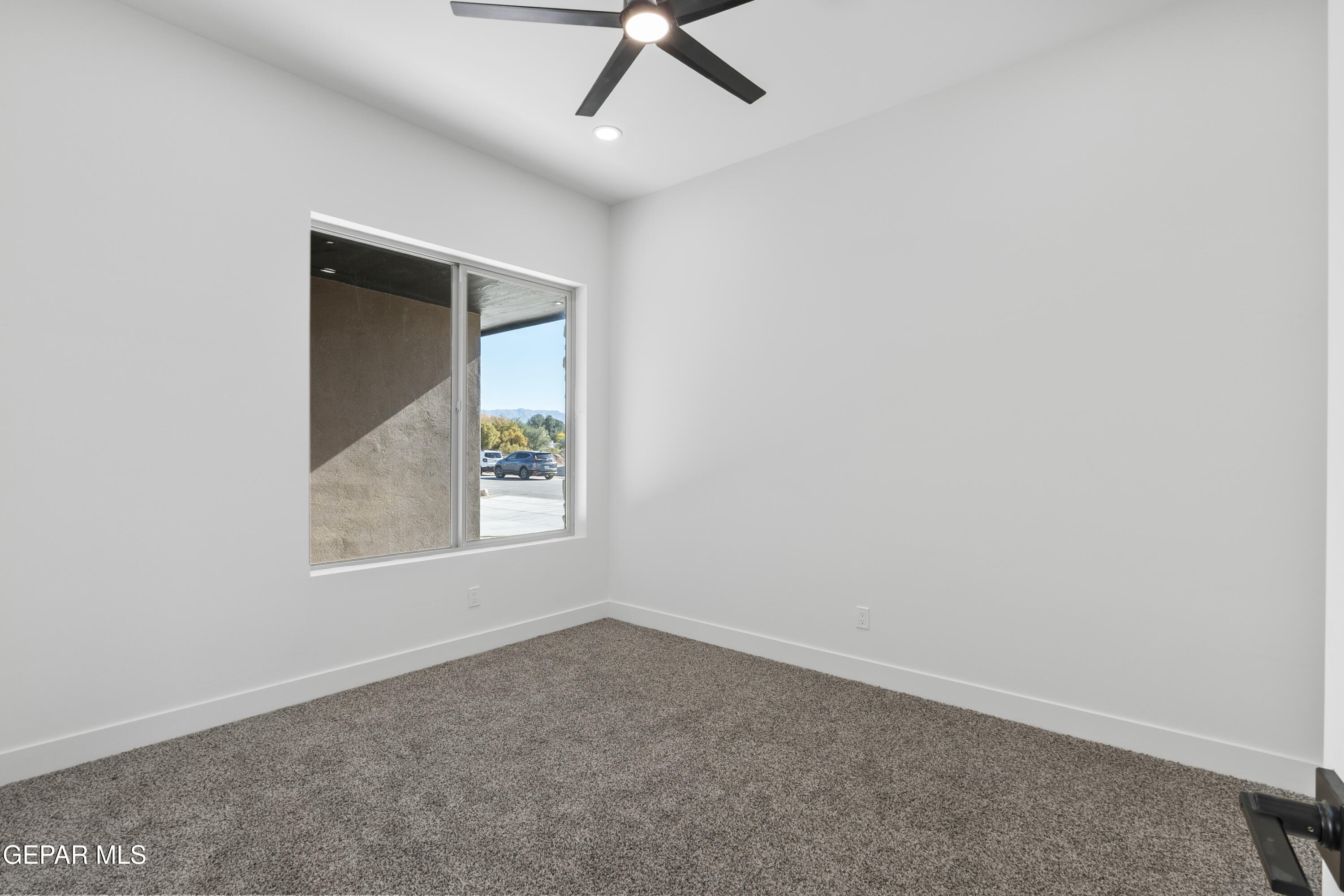 5659 Rio Bonito Circle El Paso, TX 79932 - Photo 26 of 55 an empty room with a window