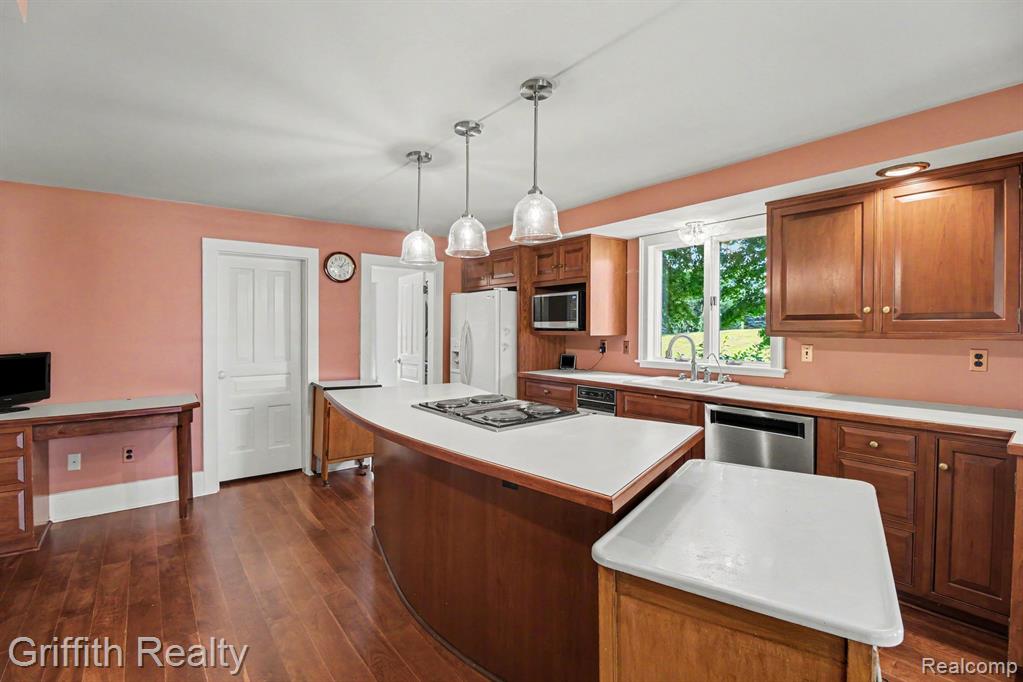 3970 Van Amberg Road Brighton, MI 48114 - Photo 14 of 42