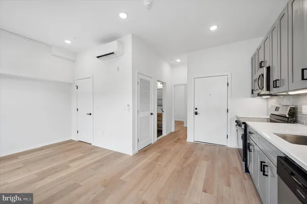$1,795 | 627 North 16th Street, Unit 201, Philadelphia, PA 19130