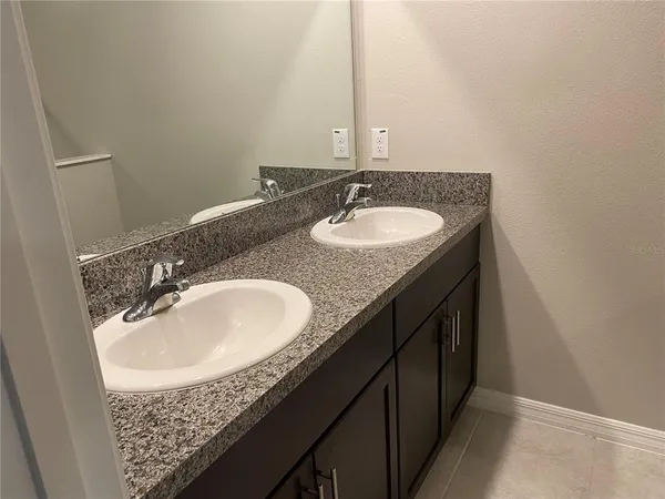 $1,950 | 9516 Pembrooke Pines Drive, Ruskin, FL 33573