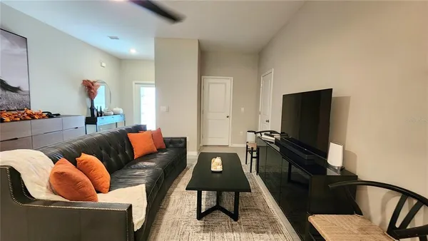 $1,950 | 9516 Pembrooke Pines Drive, Ruskin, FL 33573