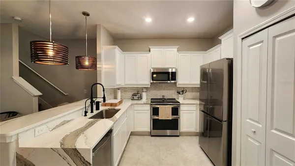 $1,950 | 9516 Pembrooke Pines Drive, Ruskin, FL 33573