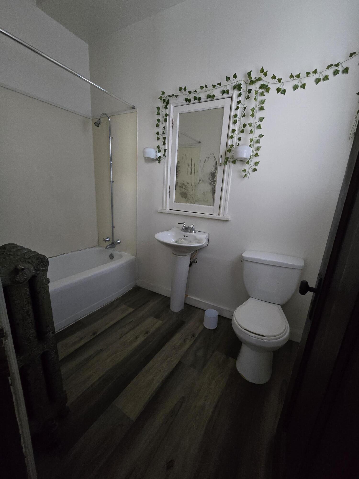 924 South 19th Street Milwaukee, WI 53204 - Photo 7 of 26 Unit 8 Bathroom