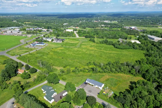 $129,900 | 36 Map Road, Fairfield, ME 04937