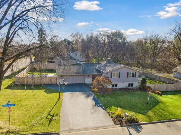 $635,000 | 10001 Windsor Lake Lane, Minnetonka, MN 55305