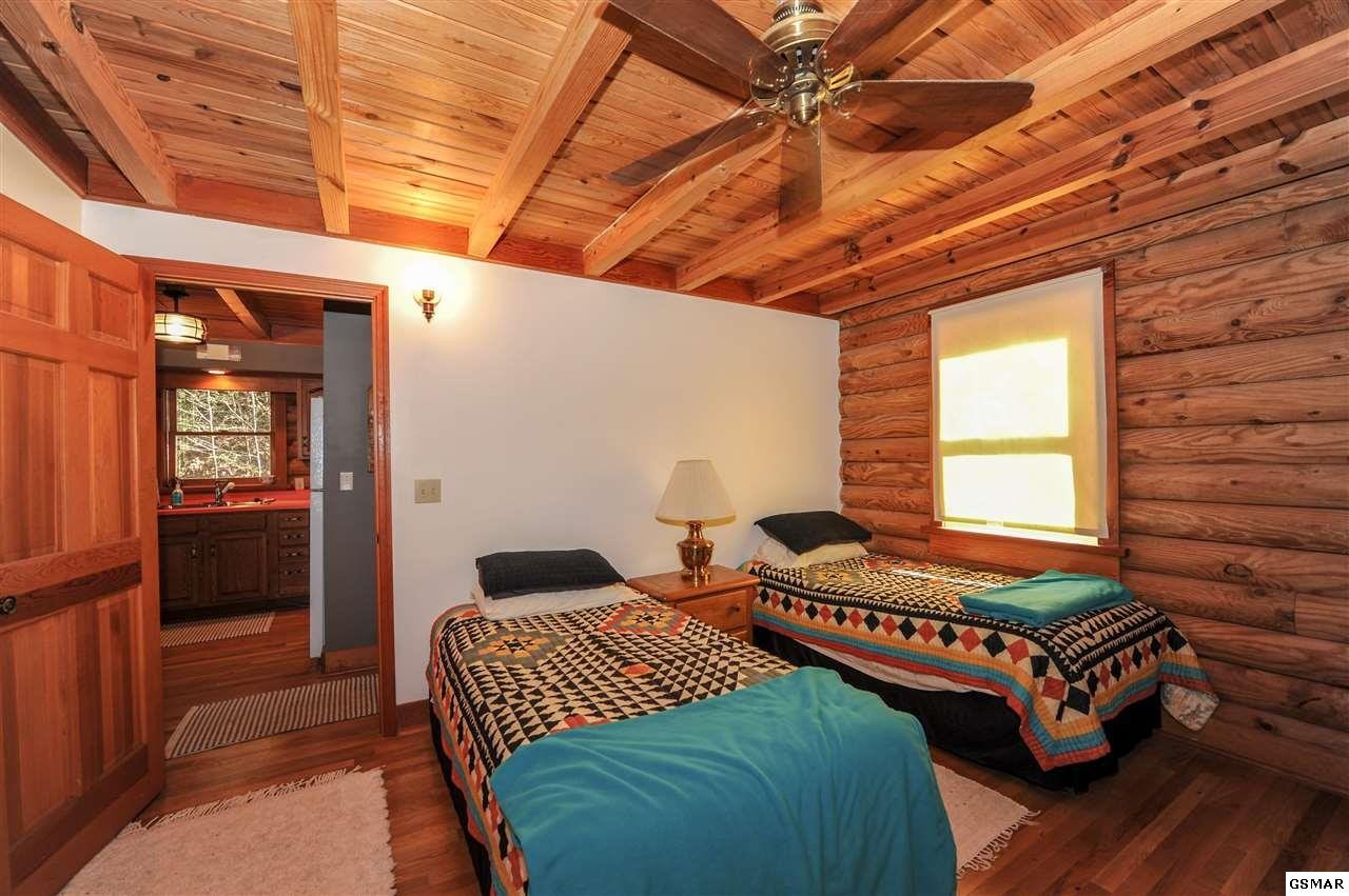 1563 Grant Road Sevierville, TN 37876 - Photo 10 of 35