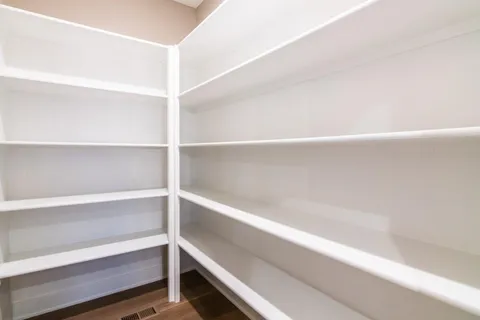 $470,000 | 16729 Pinehurst Drive, Basehor, KS 66007