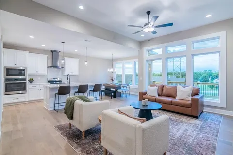 $470,000 | 16729 Pinehurst Drive, Basehor, KS 66007