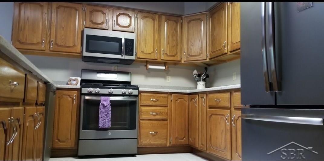 1260 South Beyer Road Saginaw, MI 48601 - Photo 4 of 25 Kitchen