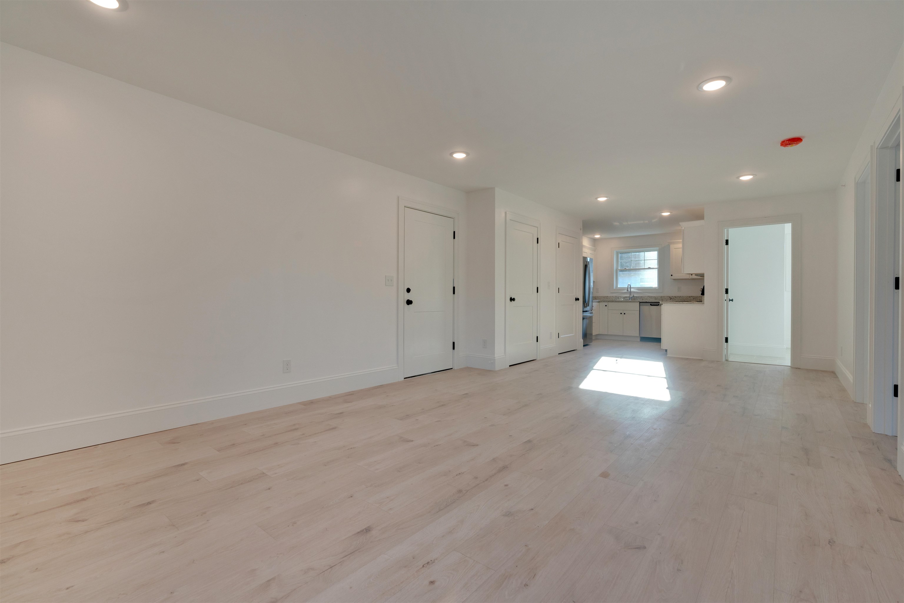 27 Tampa Drive, Unit 3 Rochester, NH 03867 - Photo 9 of 29 Gallery Image 9