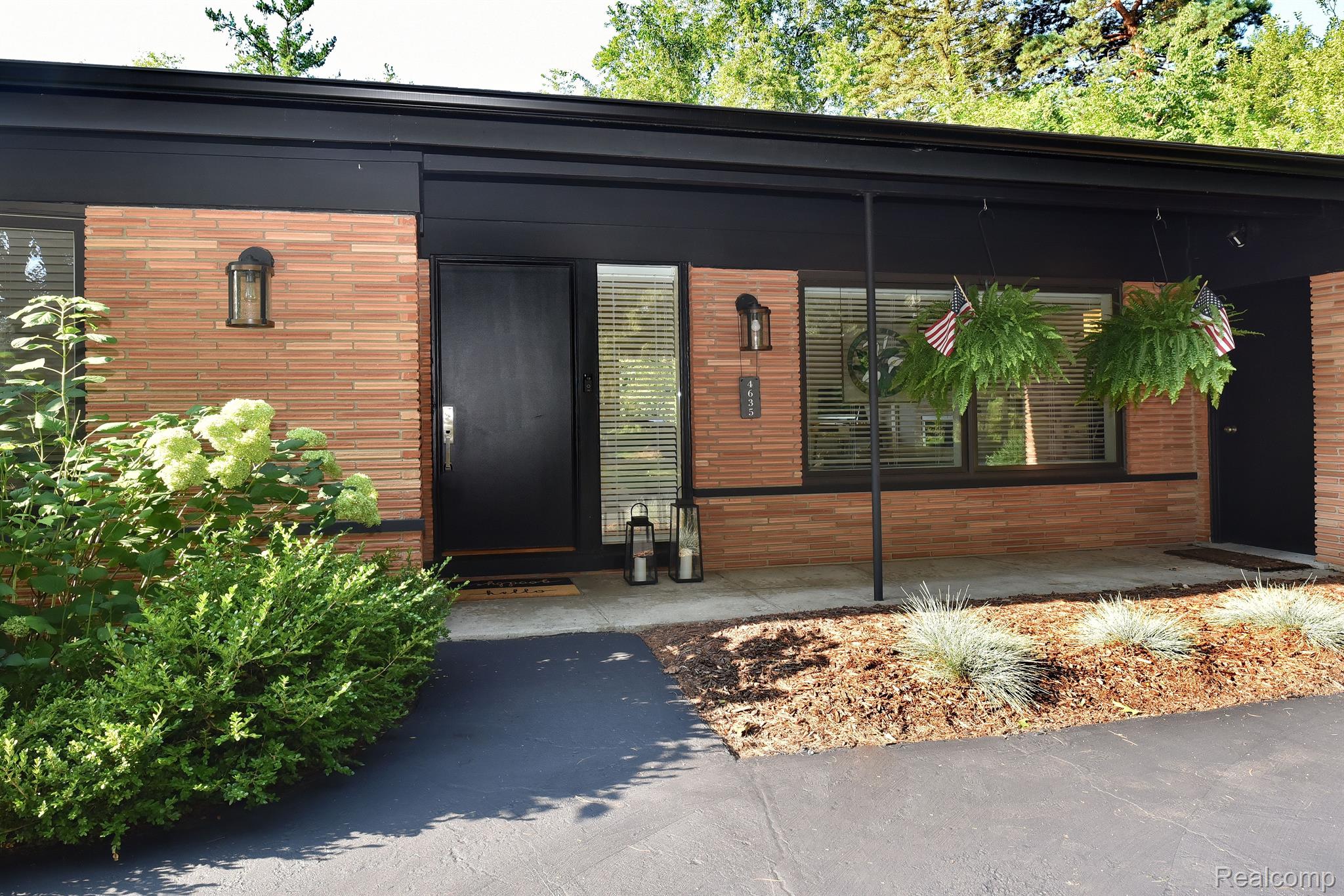 4635 Pickering Road Bloomfield Hills, MI 48301 - Photo 2 of 26 Gallery Image 2