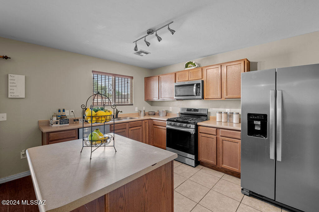 8350 West Razorbill Drive Tucson, AZ 85757 - Photo 8 of 27