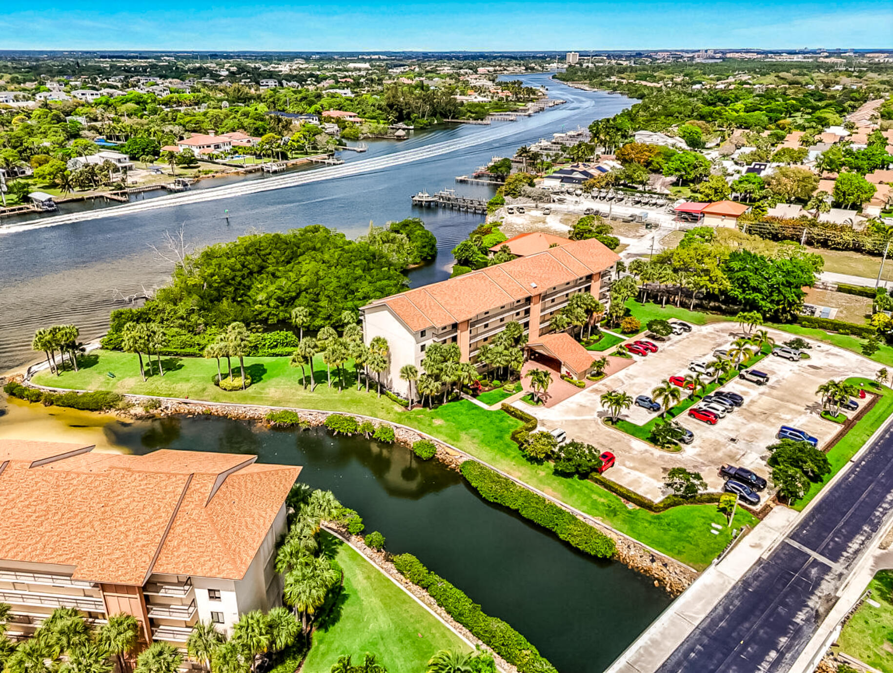 1701 Marina Isle Way, Unit 103 Jupiter, FL 33477 - Photo 10 of 46 MarinaIsleProperty1-11