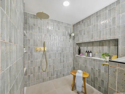 $1,790,000 | 633 Kaha Street, Kailua, HI 96734