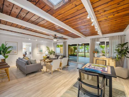 $1,790,000 | 633 Kaha Street, Kailua, HI 96734