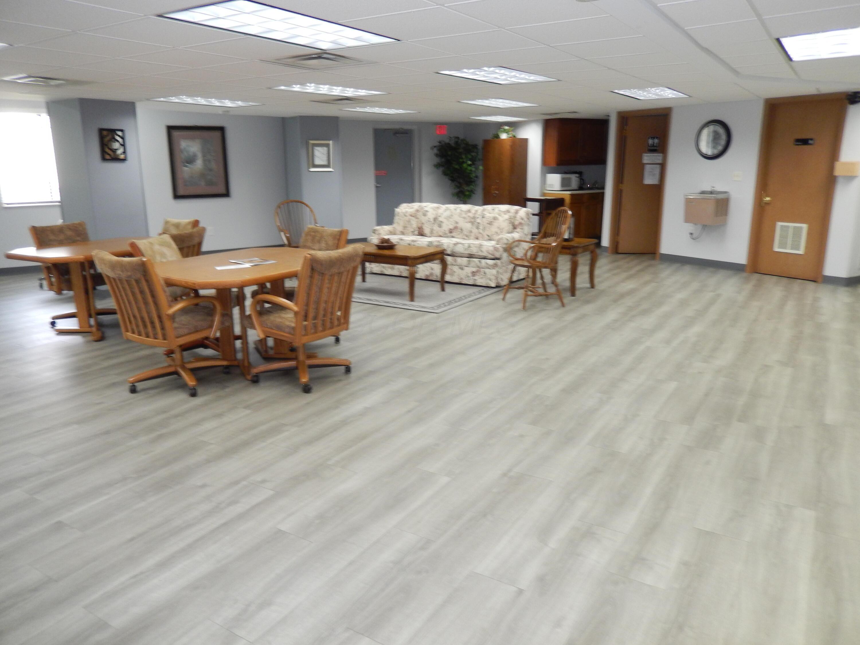 3941 Karl Road, Unit 322 Columbus, OH 43224 - Photo 35 of 42 Entry / Gathering Area