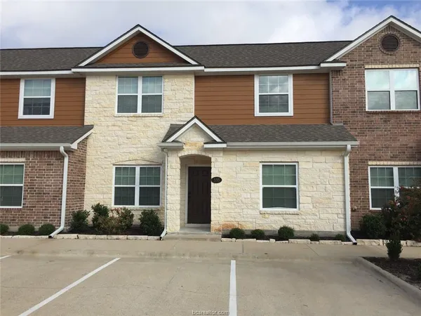$2,300 | 301 Southwest Parkway, Unit 335, College Station, TX 77840