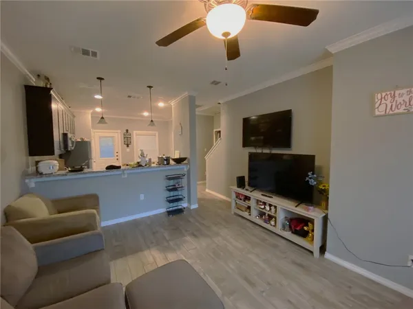 $2,300 | 301 Southwest Parkway, Unit 335, College Station, TX 77840