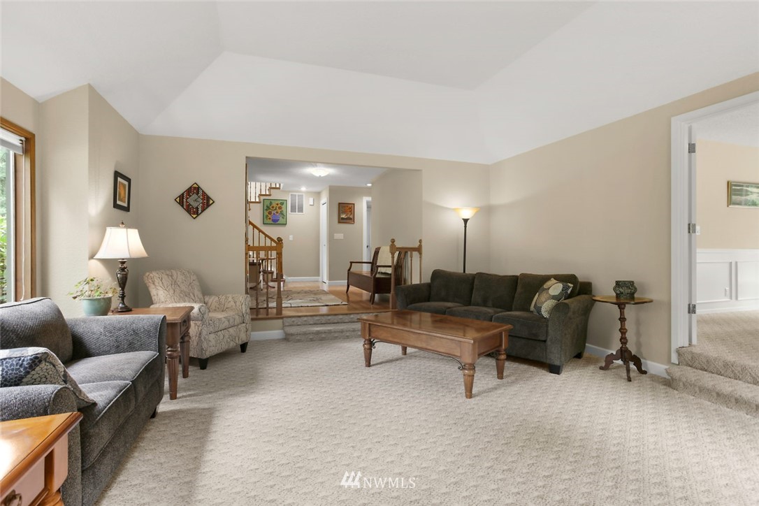 19028 51st Avenue Southeast Bothell, WA 98012 - Photo 3 of 21 Gallery Image 3