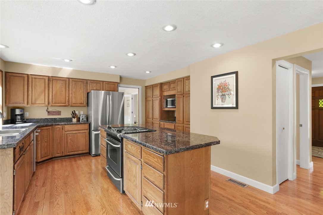 19028 51st Avenue Southeast Bothell, WA 98012 - Photo 8 of 21 Gallery Image 8