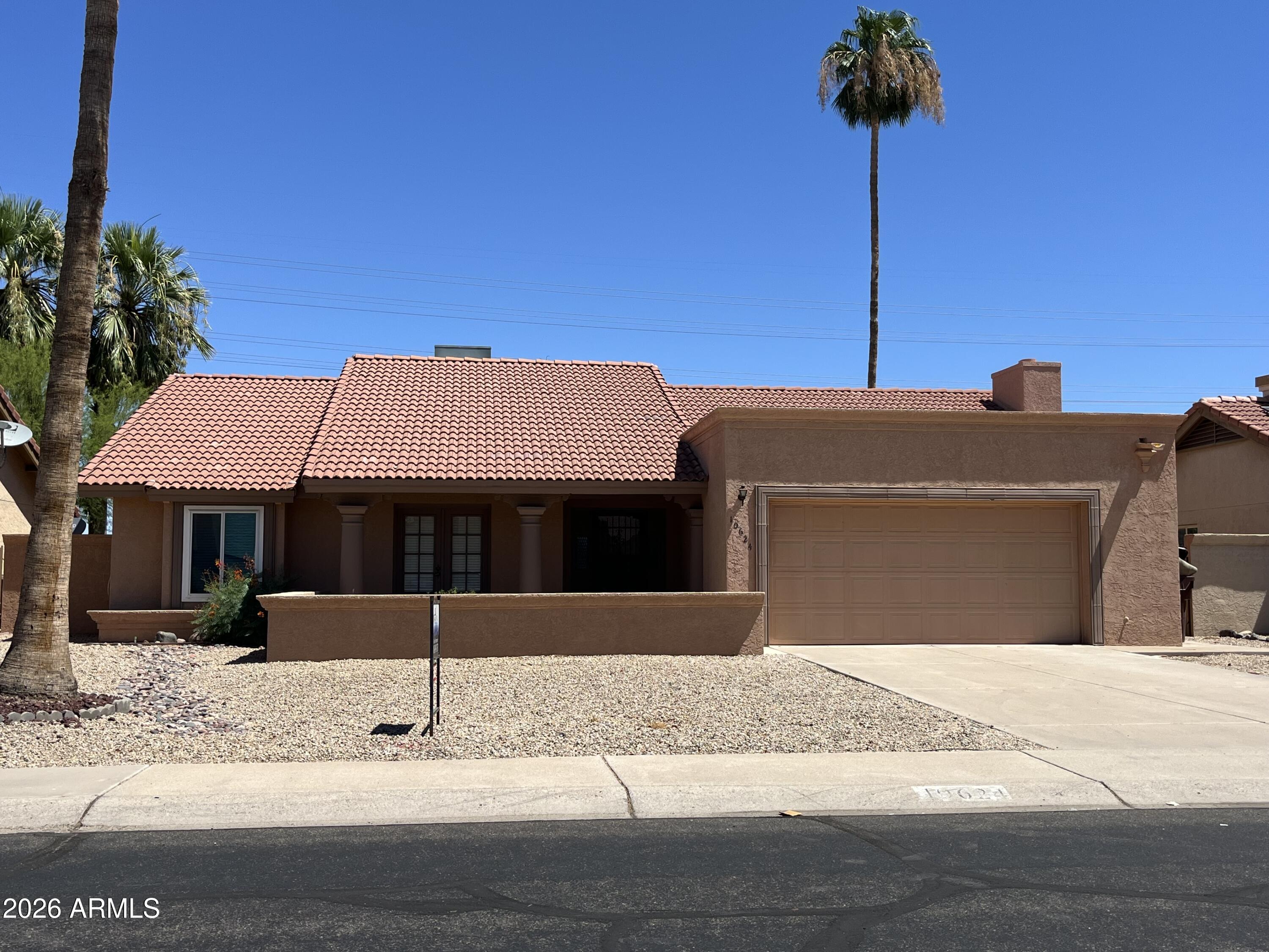 10624 West Griswold Road Peoria, AZ 85345 - Photo 2 of 28