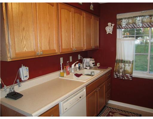 2270 Reis Run Road Franklin Park, PA 15237 - Photo 6 of 9 Kitchen.