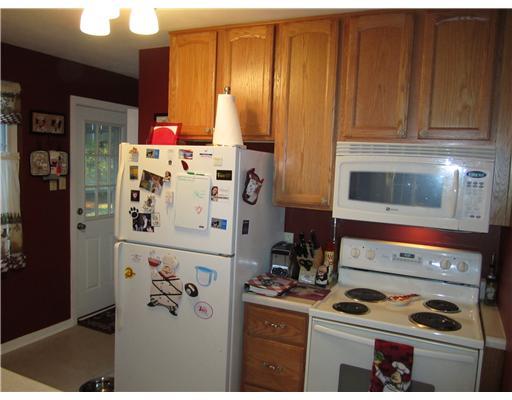 2270 Reis Run Road Franklin Park, PA 15237 - Photo 8 of 9 Den/Family/Great Room.
