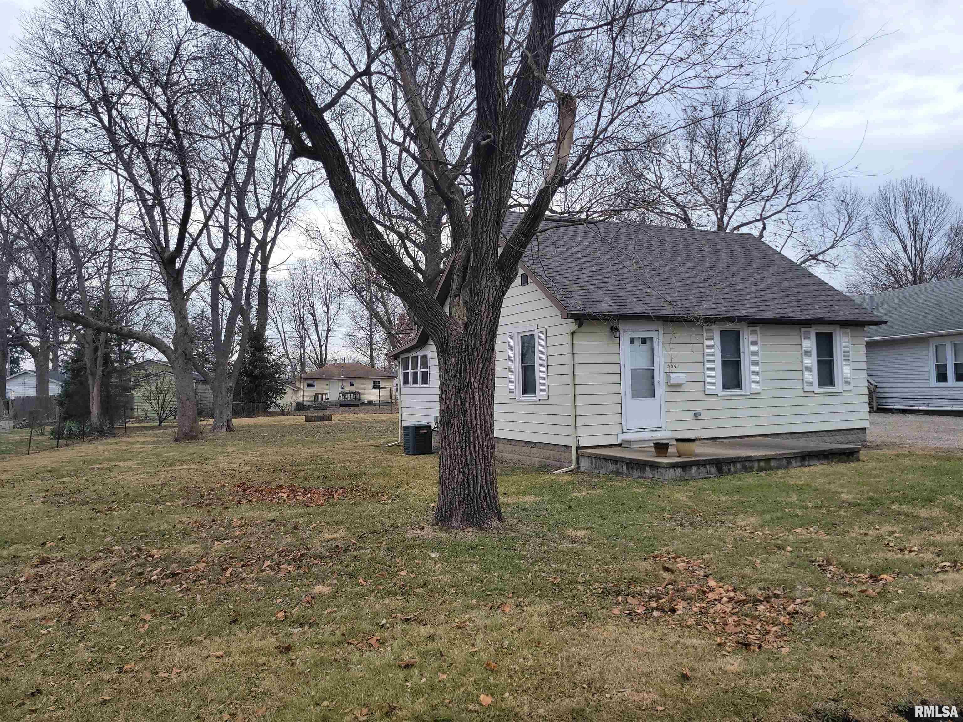 3341 Rita Avenue Springfield, IL 62703 - Photo 2 of 24