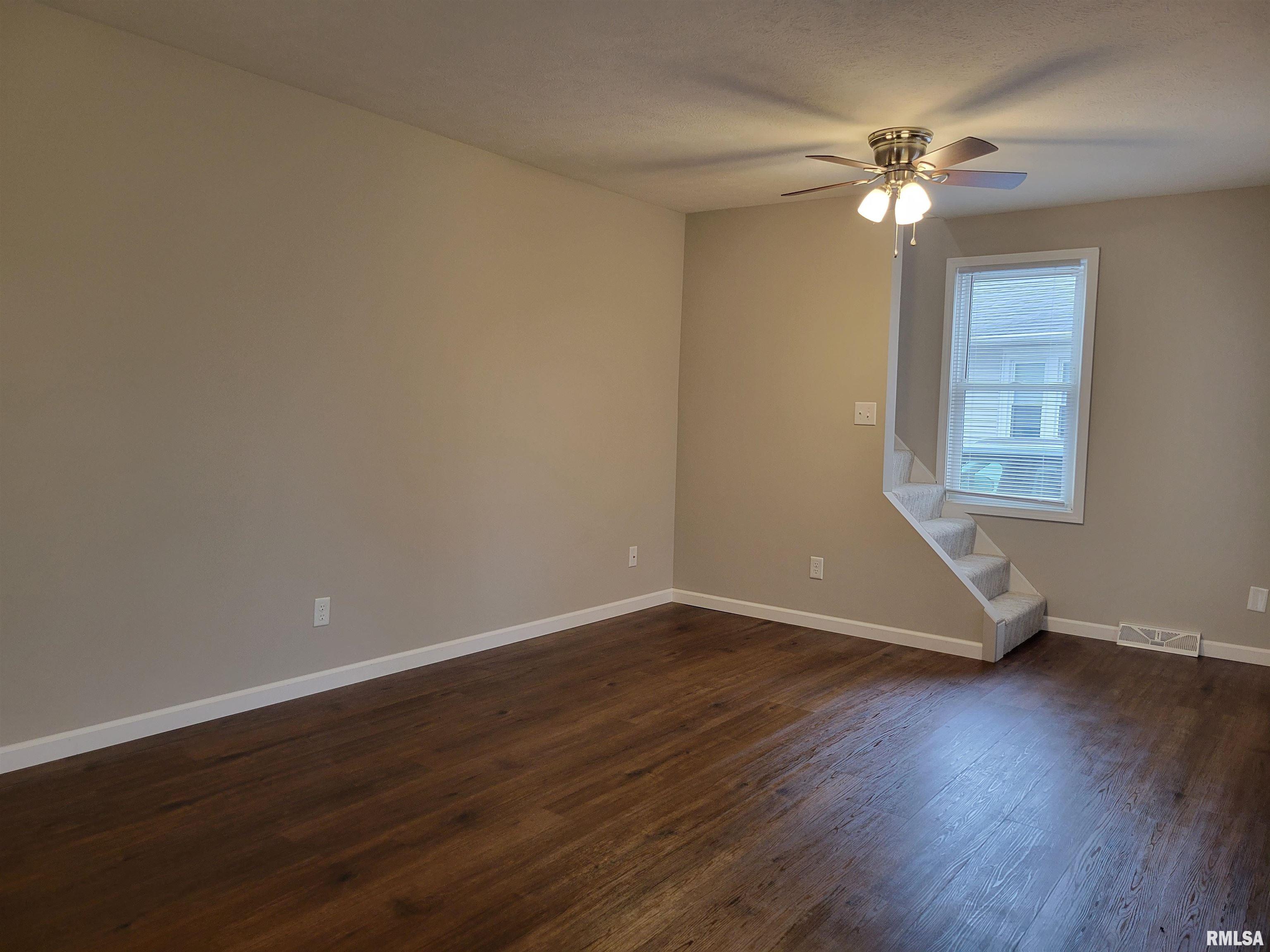 3341 Rita Avenue Springfield, IL 62703 - Photo 4 of 24