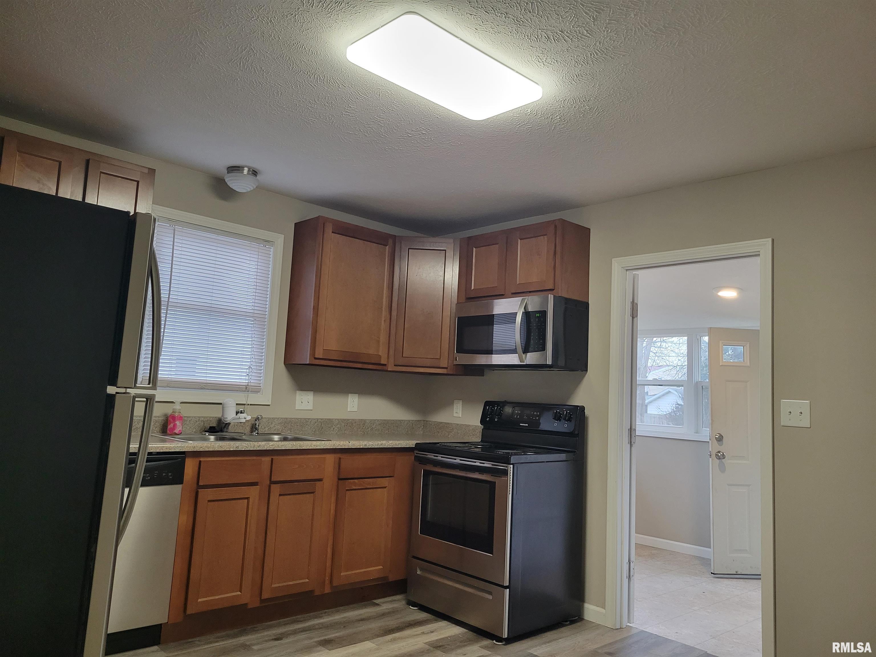 3341 Rita Avenue Springfield, IL 62703 - Photo 7 of 24