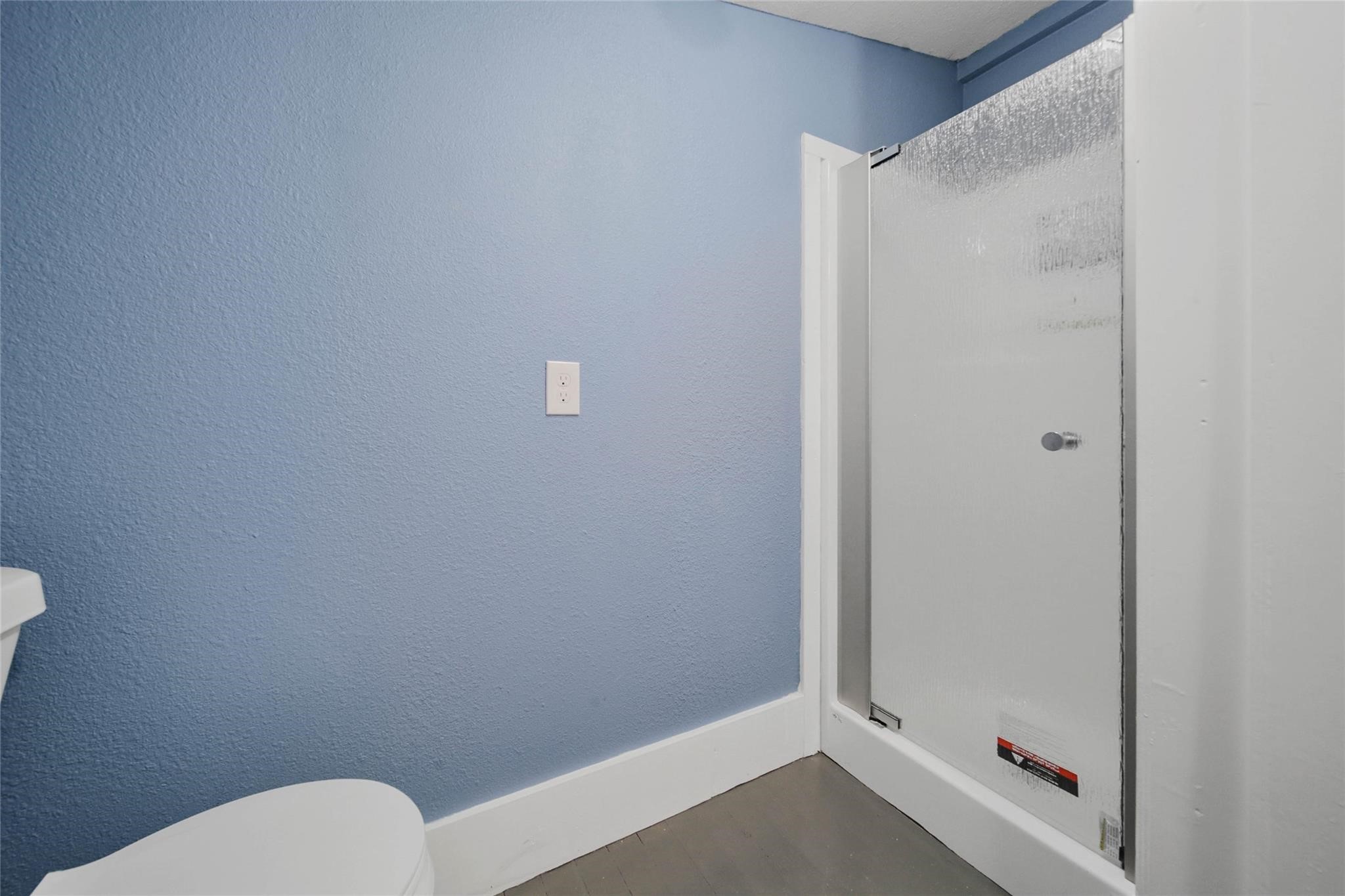 3301 Dennis Street Houston, TX 77004 - Photo 18 of 18 Bathroom #2