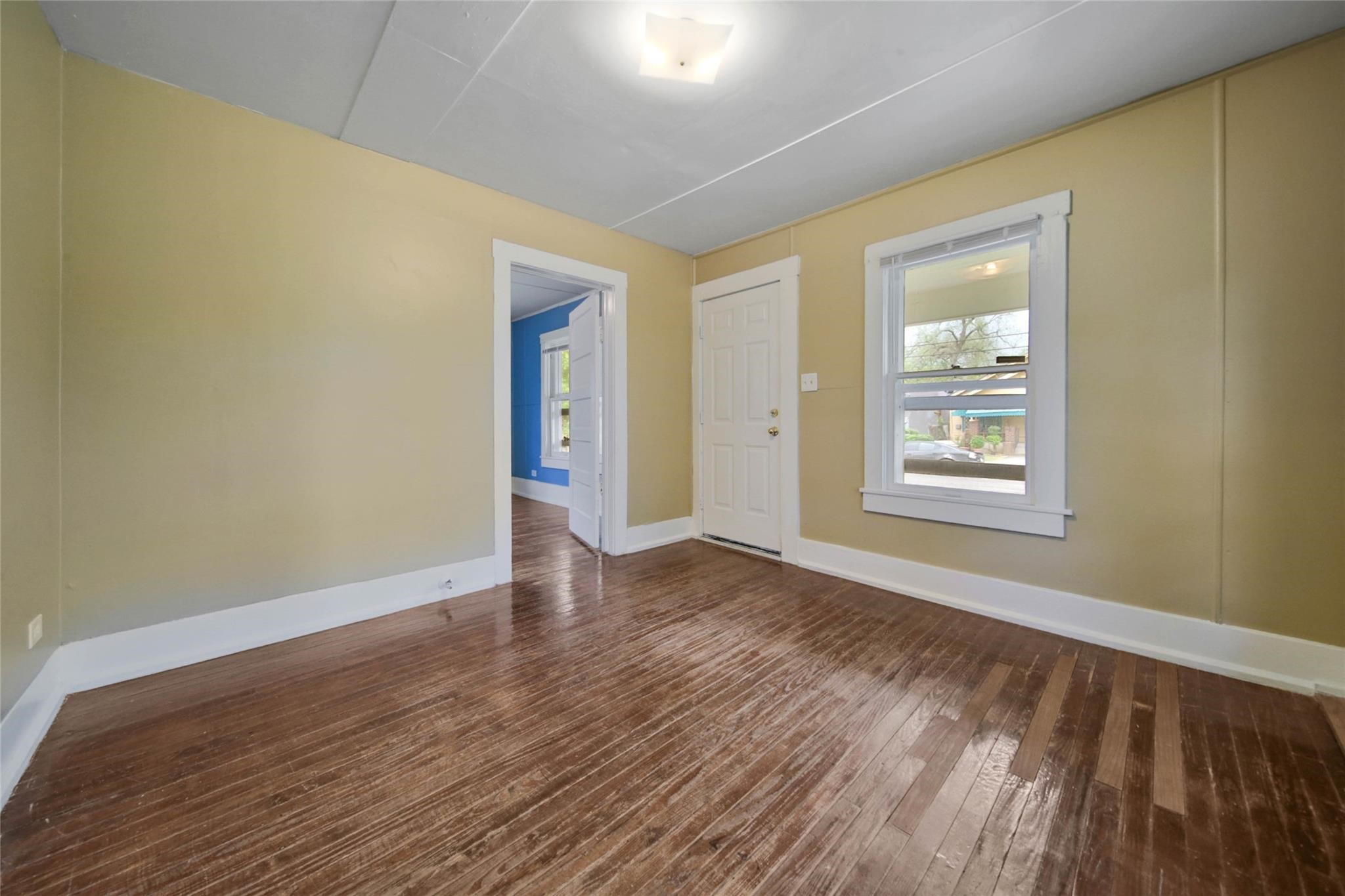 3301 Dennis Street Houston, TX 77004 - Photo 4 of 18 Living Area #1